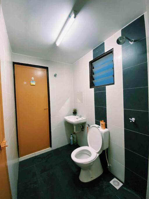 Spacious Cozy Lakeville Homestay 4 Bedrooms All With Aircond Seri Iskandar Luaran gambar